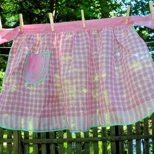 VTG  Pink Check Design Illusion Hostess 1/2 Apron